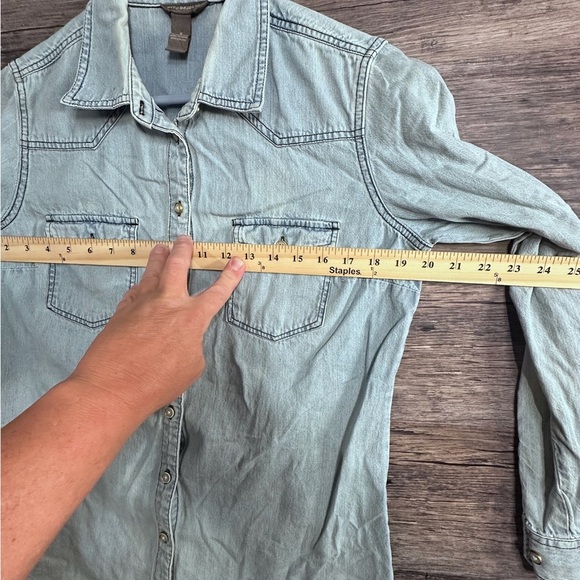 Bit & Bridle Light Blue Denim Button Down Shirt - Picture 4 of 8